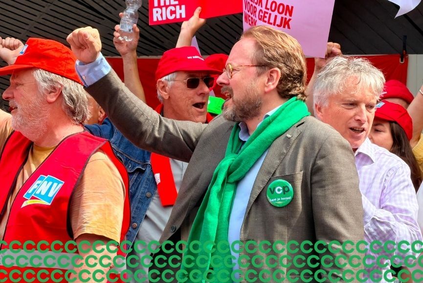 Nic van holstein gebalde vuist